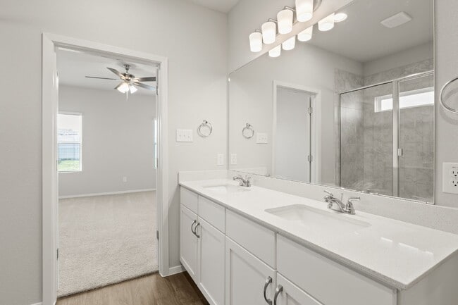 Building Photo - Modern Kyle Home Available for an April Move-In!