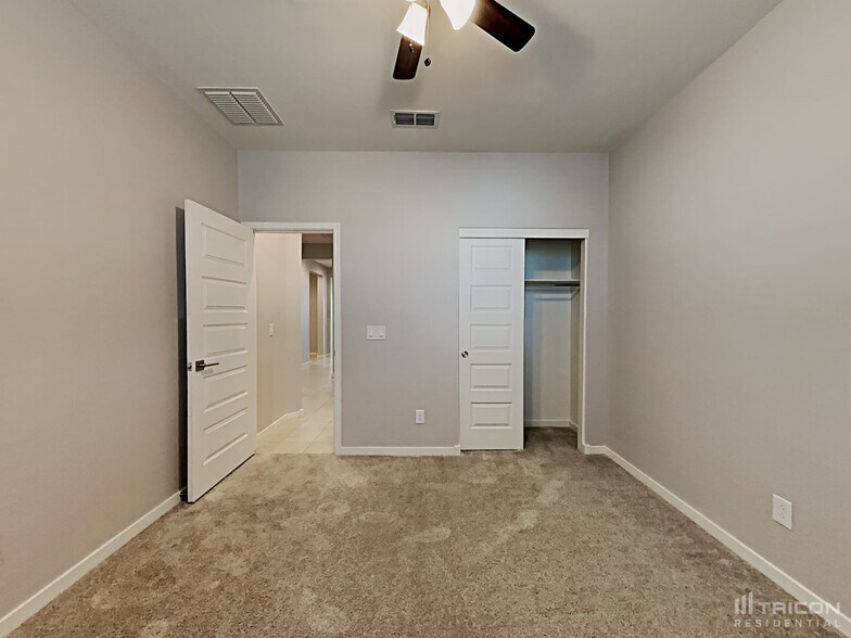 Building Photo - 605 W Cholena Trail