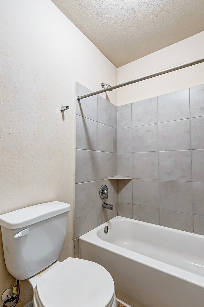 Building Photo - 21219 Fox Hillside Way