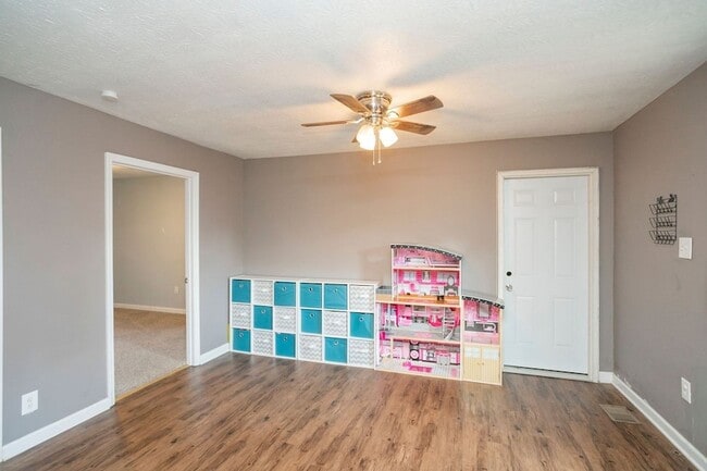 Building Photo - 302 Jackson Ave