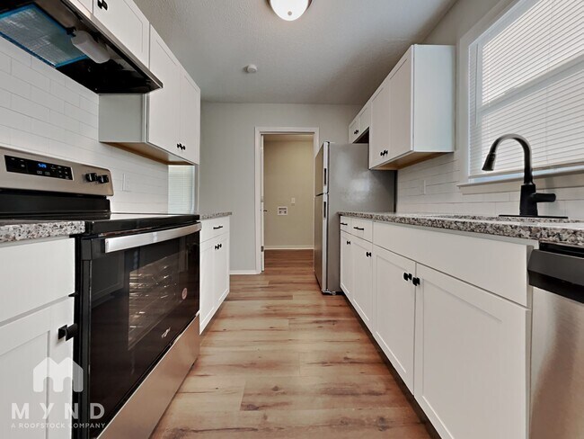 Building Photo - 416 York Rd