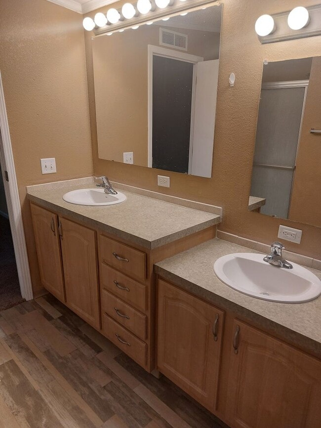 Building Photo - 4 Bedroom, 2 Bathroom Home in Moriarty, NM