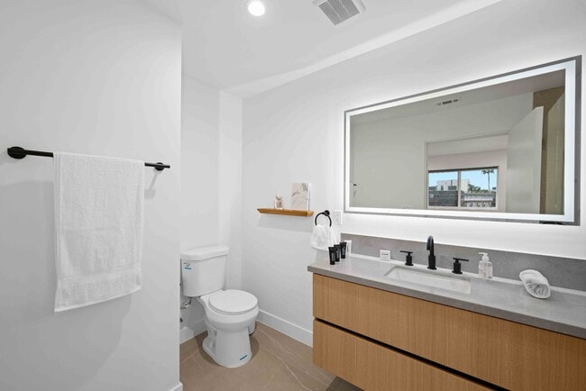 Building Photo - RECENTLY BUILT TOWNHOME | 4 BED 5 BATH | GARAGE