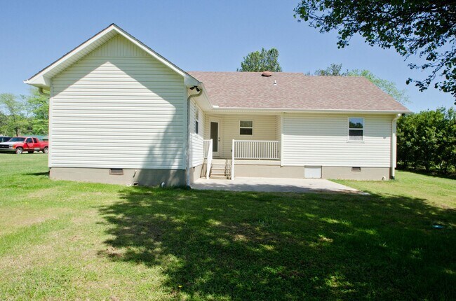 Building Photo - Lovely 3 bed 2 bath in East Limestone minutes to Athens!
