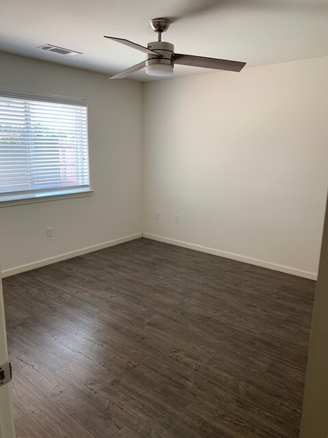 Building Photo - 244 Burrel Dr