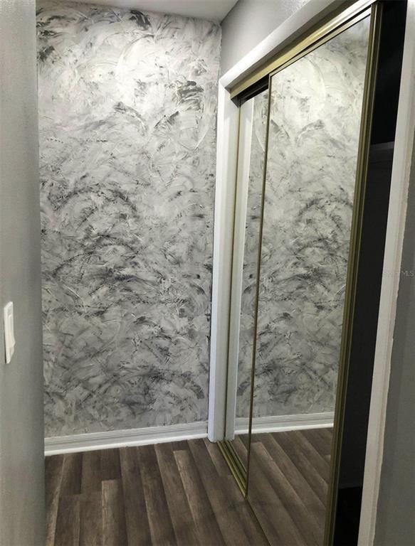 Building Photo - 4940 Shell Stream Blvd