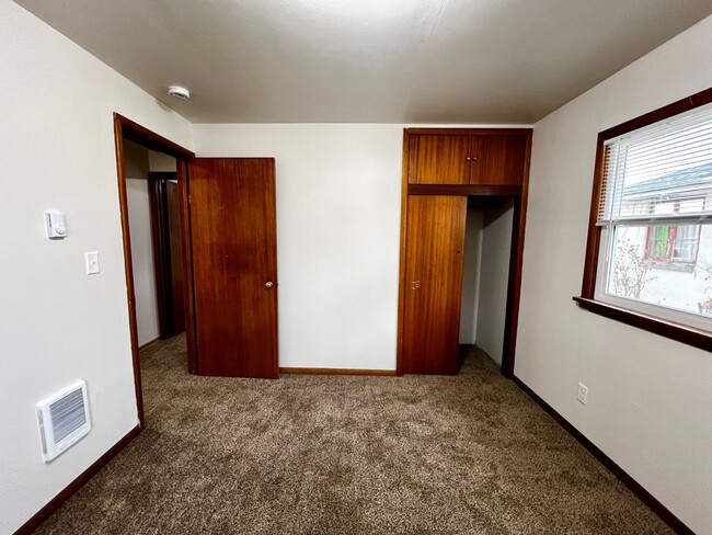 Building Photo - Non-Refundable & Security Deposit Total: $...