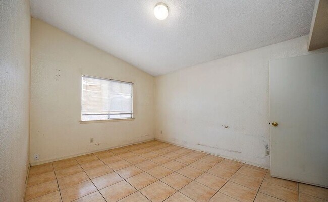 Building Photo - 2488 Tierra Rica Way