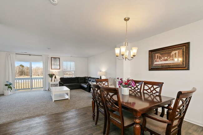 Building Photo - 3806 Honeysuckle Ln