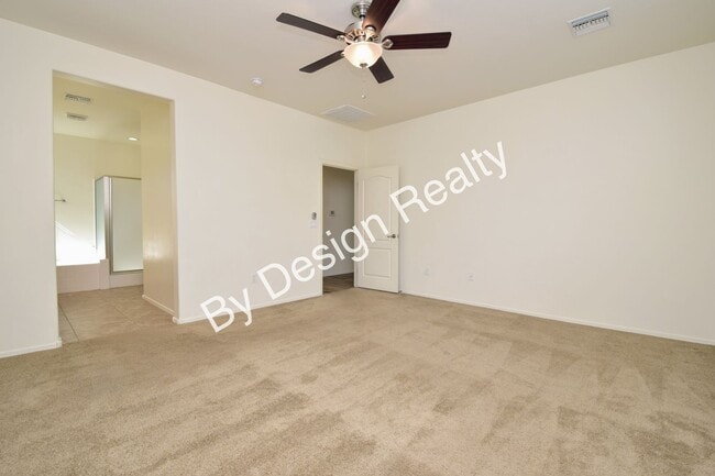 Building Photo - Immaculate Willow Ridge 4 Bedroom 2 Bath