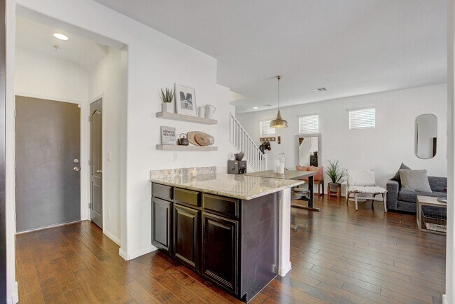 Building Photo - WONDERFUL 3 BEDROOM HOME IN THE SOUTHWEST!