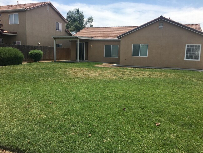 Building Photo - 2022 Muscat Ave