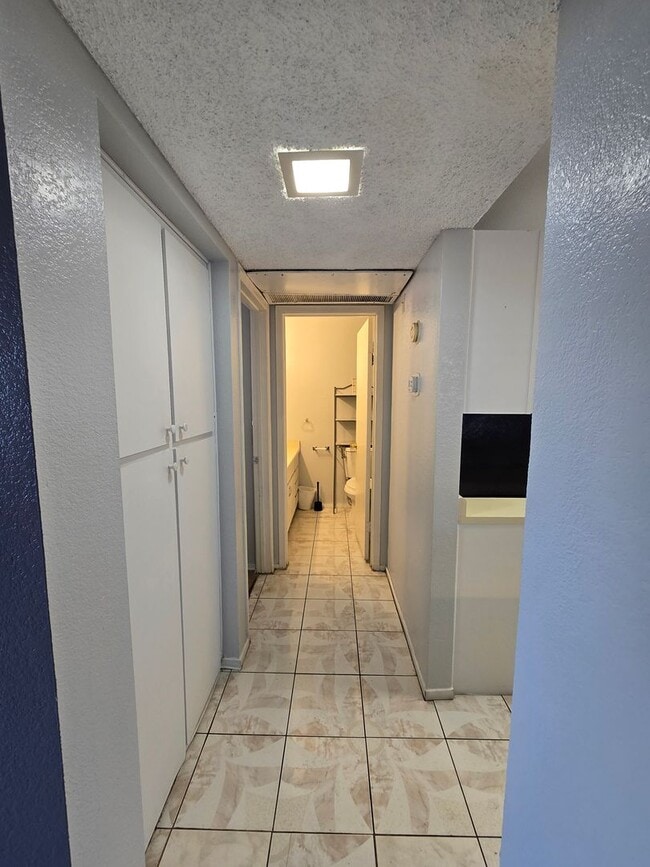 Building Photo - A Fabulous 2 Bed, 2 Bath, 1 Car Attached G...