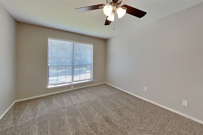 Building Photo - 16315 Chimneystone Dr
