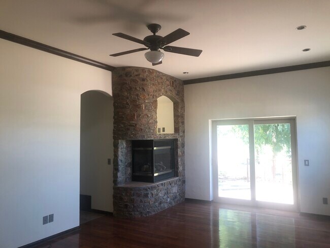 Building Photo - 35030 N 51st St