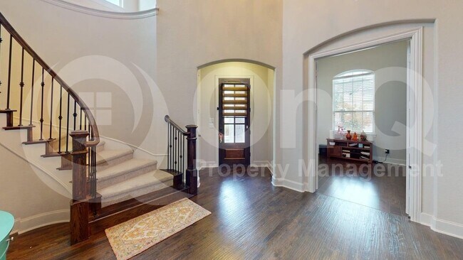 Building Photo - 5811 Lightfoot Ln