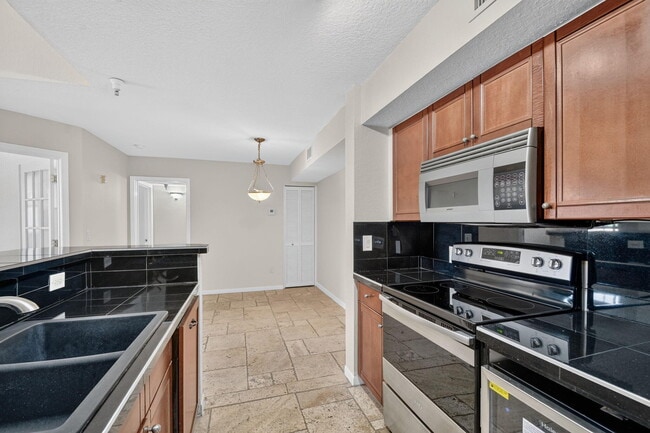 Building Photo - 160 Yacht Club Way