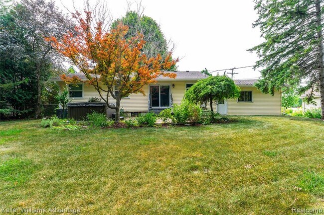 Building Photo - 16840 Savoie St