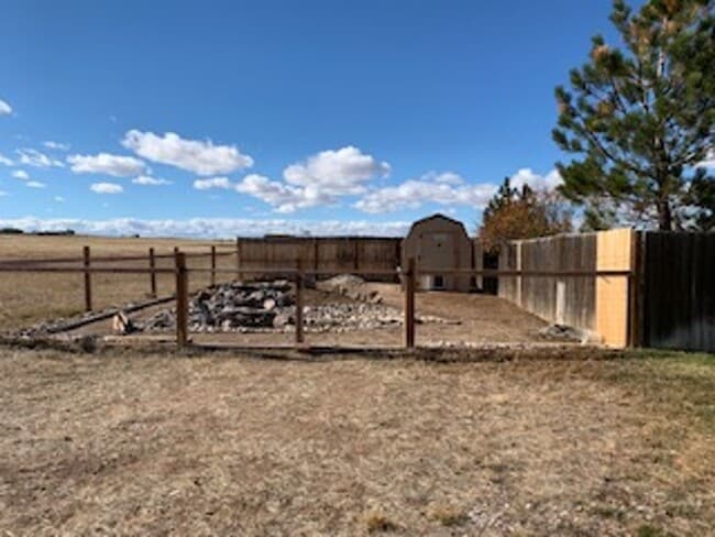 Building Photo - Fabulous 4 bedroom, 3 bath Rural Property ...