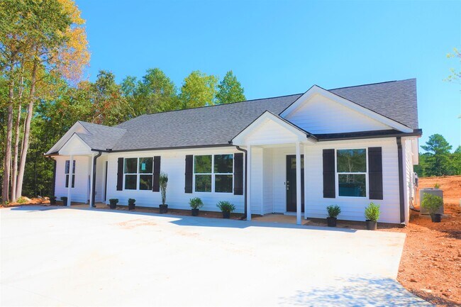 Building Photo - 137B C and S Dr