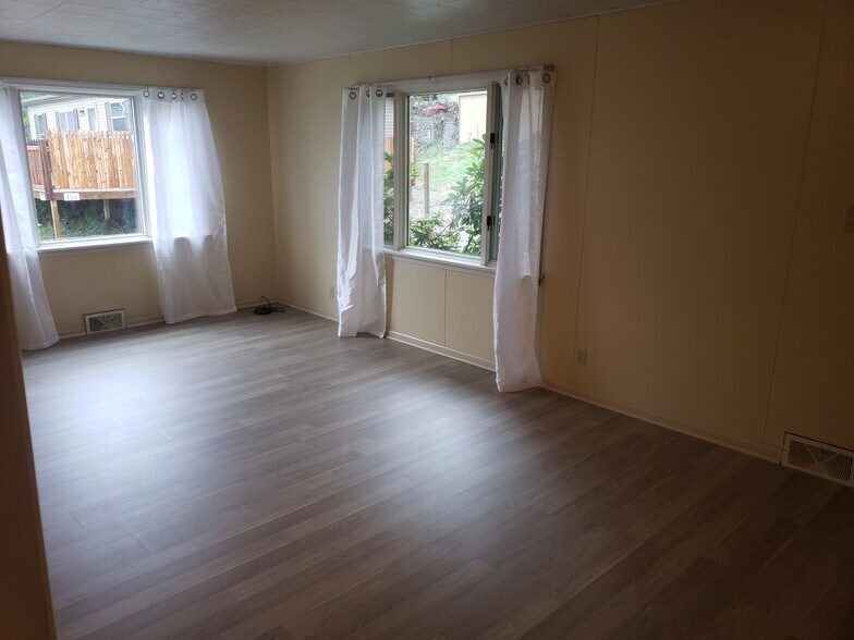 Dining Room - 105 Olive St