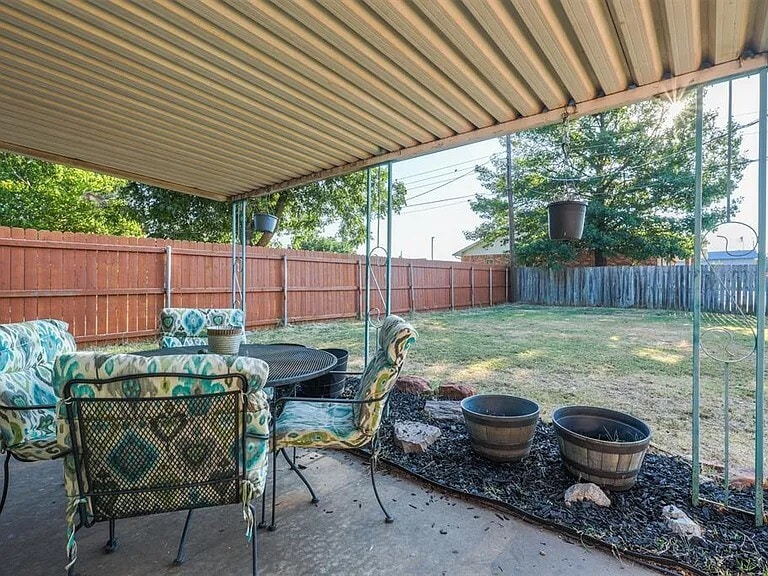 Building Photo - 2001 N McKinley Ave