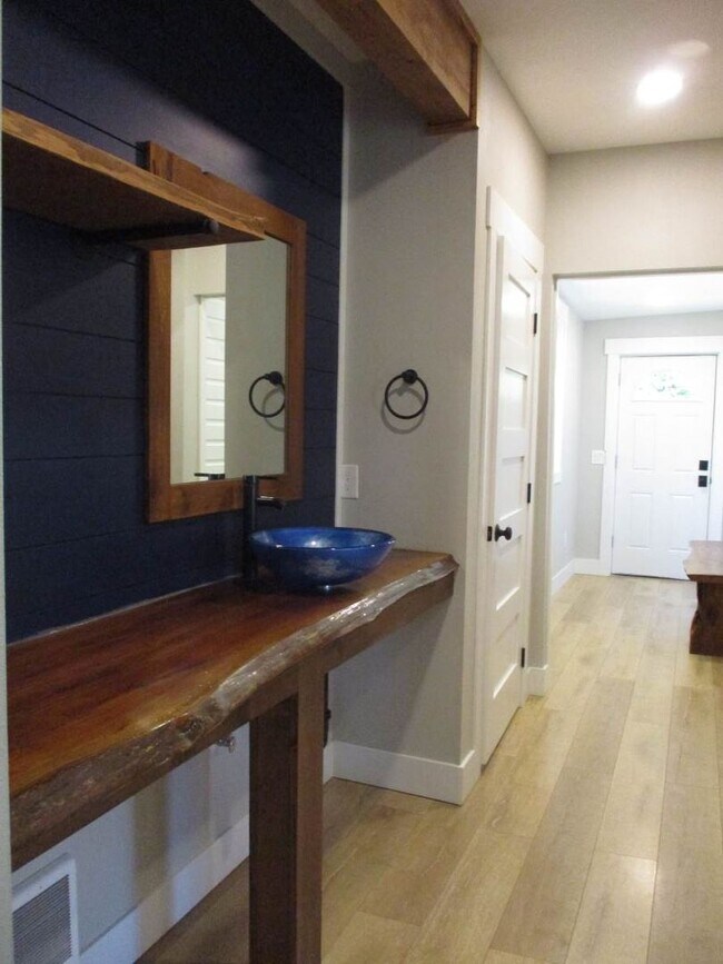 Building Photo - Charming Renovated Farmhouse with Territor...