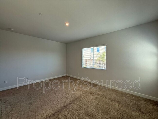 Building Photo - 614 Madrone St
