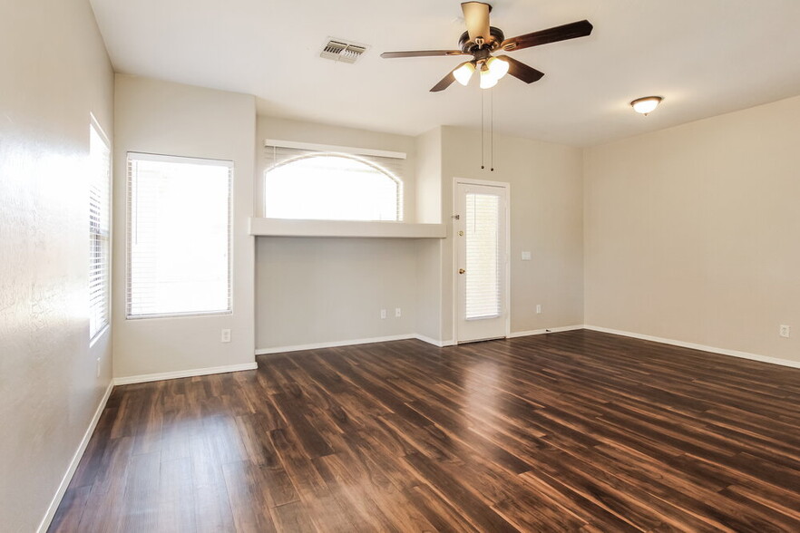 Building Photo - 12917 W Aster Dr