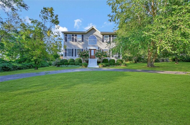 Primary Photo - 215 Kouros Rd