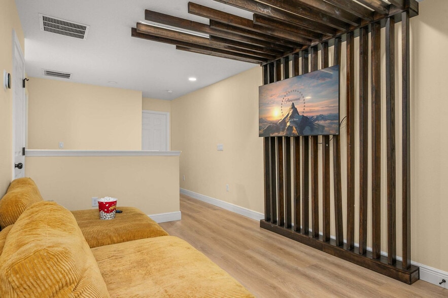 Building Photo - 1660 Tropical Palms Cir