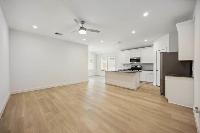 Building Photo - 1715 Battisti Dr
