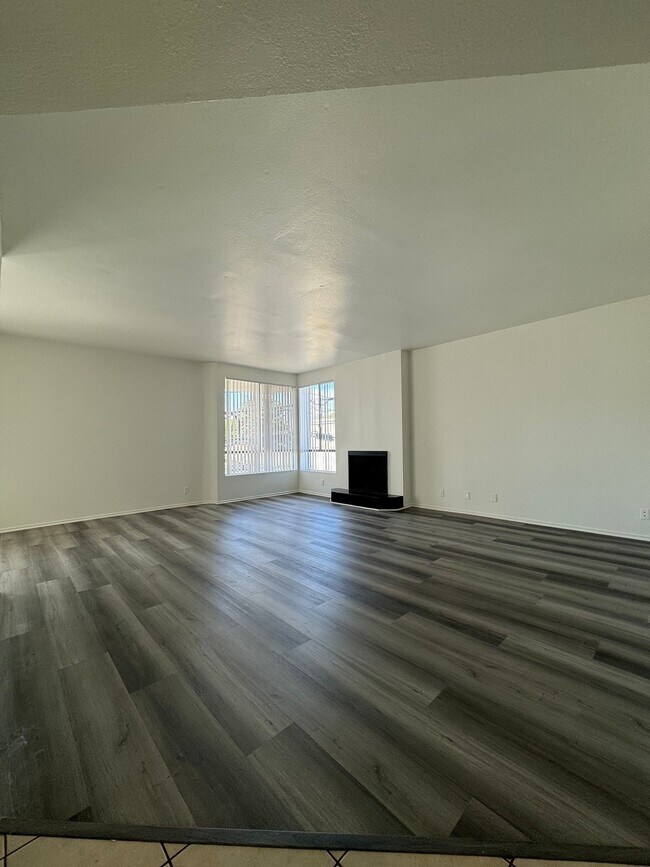 Building Photo - 4343 Whitsett Ave