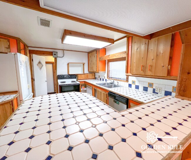 Building Photo - 25825 W Newberry Rd