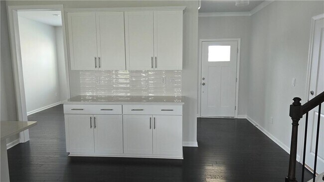 Building Photo - 7525 Garvin Ct