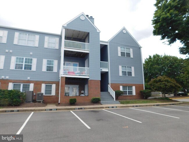 Building Photo - 102 Piccadilly Ln