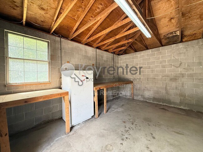 Building Photo - 3641 Thrushwood Dr