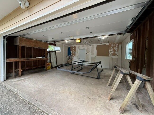 Building Photo - 91251 Cape Arago Hwy