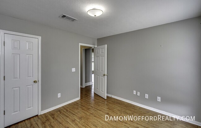Building Photo - 131 Hunters Row
