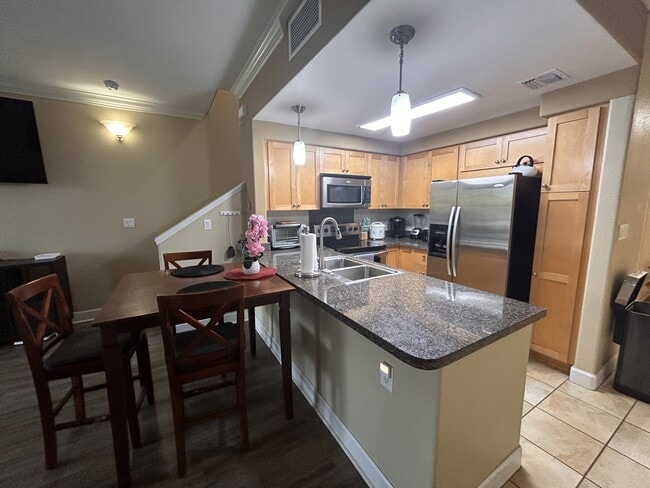 Building Photo - 92-1524-1524 Ali'inui Dr