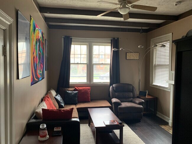 Living Room - faces Neil Ave - 997 Neil Ave