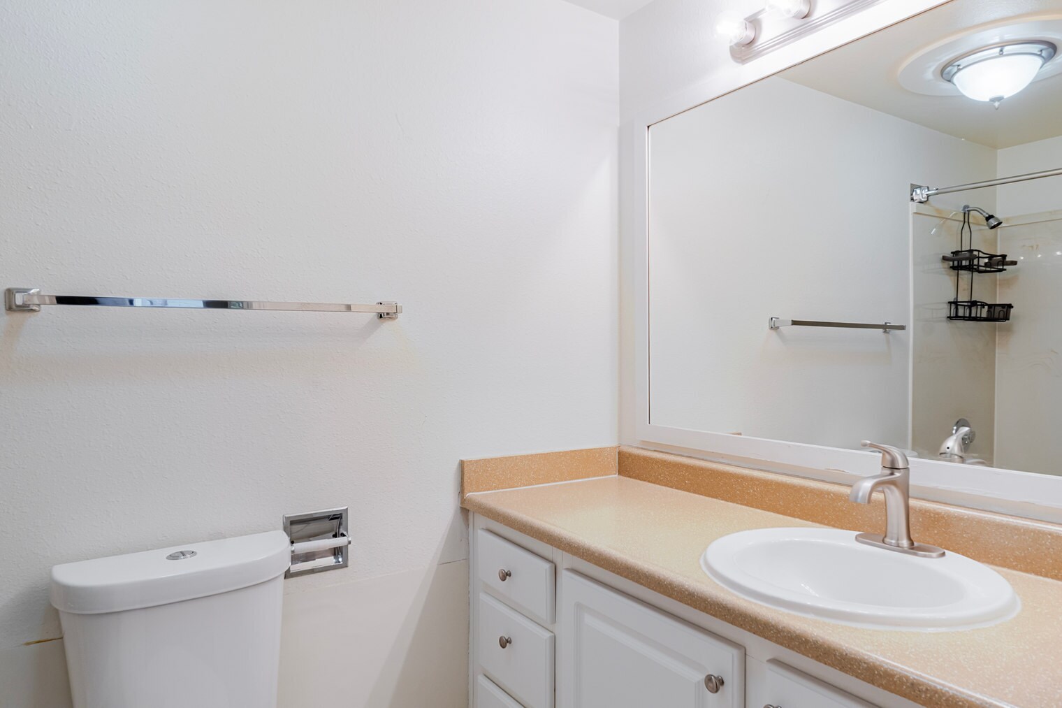 Building Photo - 15606 NE 40th St