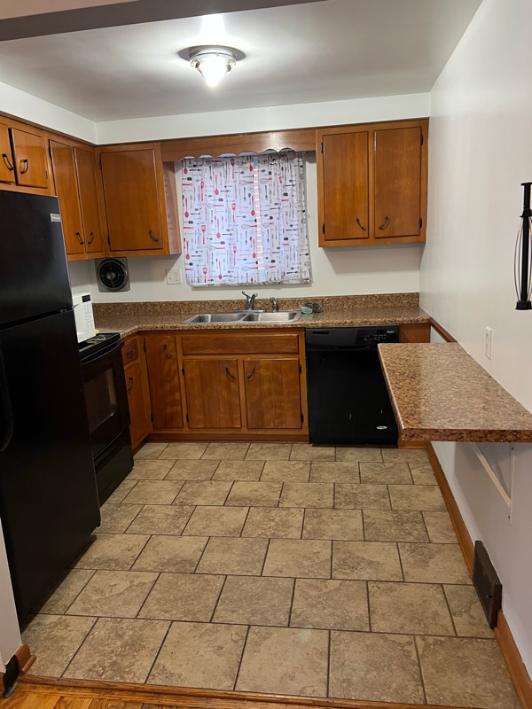 Building Photo - 502 Lenox Ave