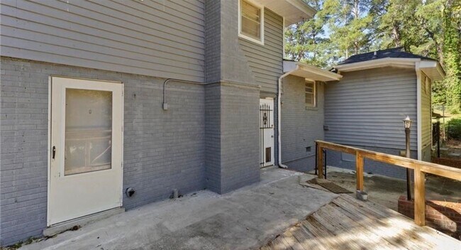 Building Photo - 1820 McGougan Rd