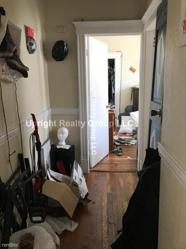 Building Photo - 161 Kelton St