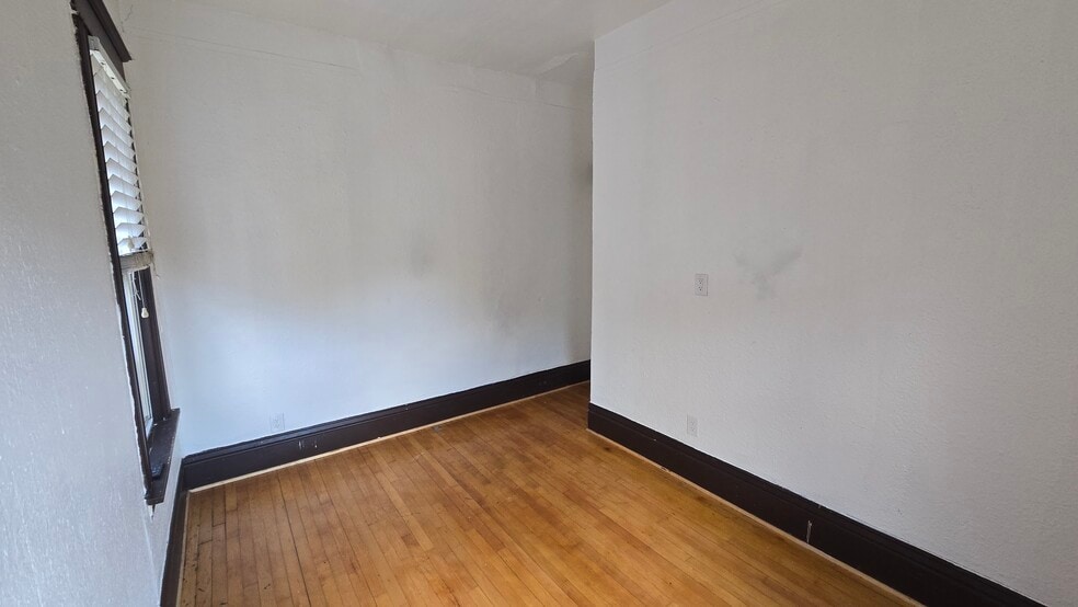 Bedroom 3 - 2717 Aldrich Ave N