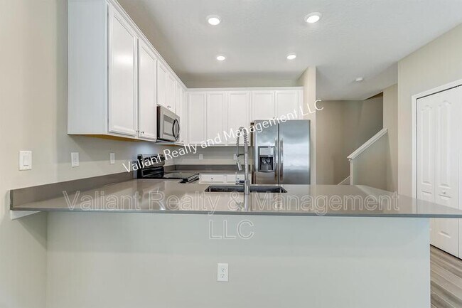 Building Photo - 1325 Salt Ridge Ave