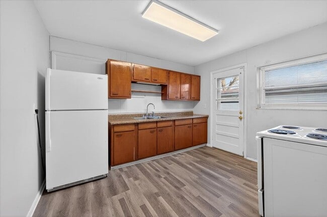 Building Photo - 2301 Perkins Ave