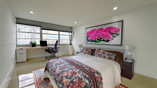 Building Photo - 18071 Biscayne Blvd