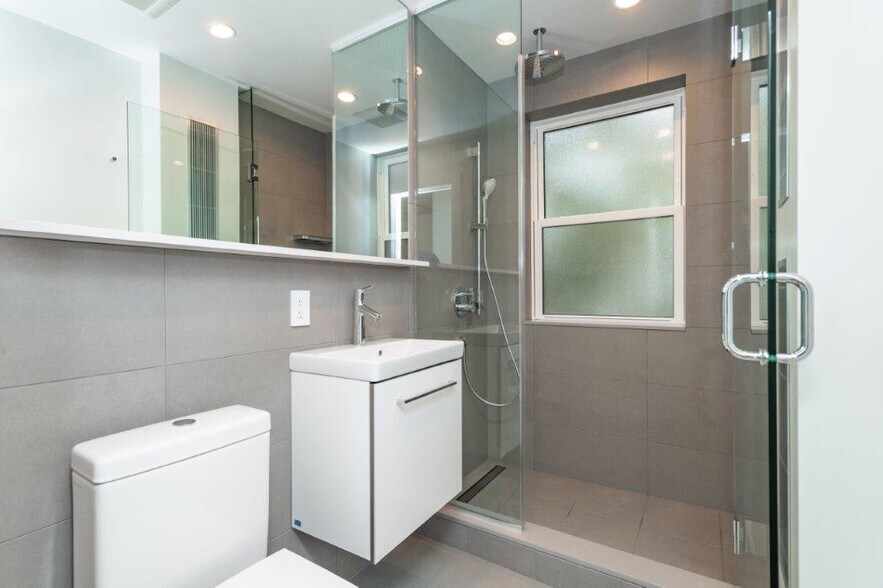 Building Photo - 123 Highland Ave